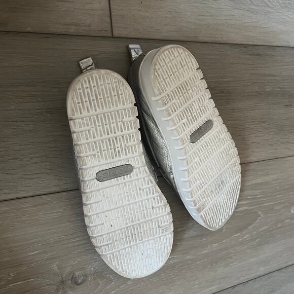 Vionic 'Uptown' Women's 6.5 Silver Leather Penny Loafer Flat Comfort Shoe - Picture 10 of 11